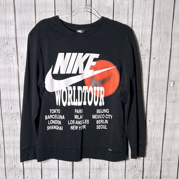 NIKE SPORTSWEAR  WORLD TOUR LONG SLEEVE SHIRT SIZE MEDIUM - Picture 2 of 12